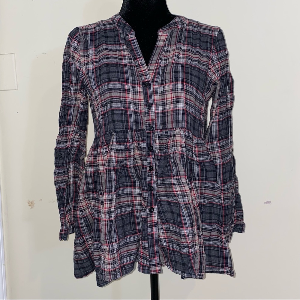 11.1.Tylho Peplum high-low Button Down